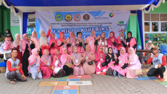 Pererat Silaturahmi POMG SDIT Alkarima Gelar  Family Gathering dan Bakti Sosial